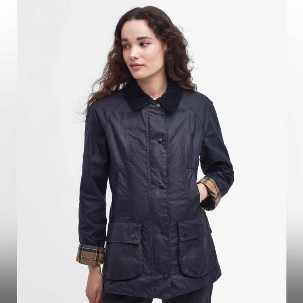 Navy Barbour Beadnell Wax Jacket w Removable Hood